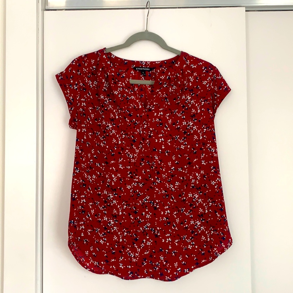 41 Hawthorne women’s size S red floral top